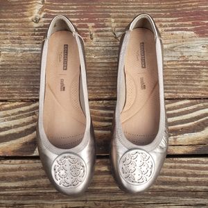 Collection by Clarks- Flat Slip on Shoes with Soft Cushion- US 7.5M